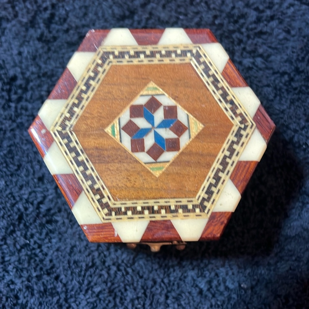 vintage Luguna wood inlay trinket box